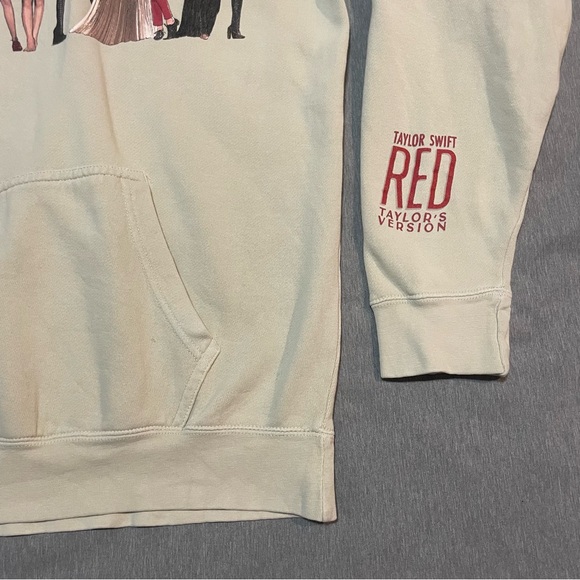 Taylor Swift Red Taylor’s Version Hoodie Small Beige Eras Graphic Oversized - Picture 5 of 8